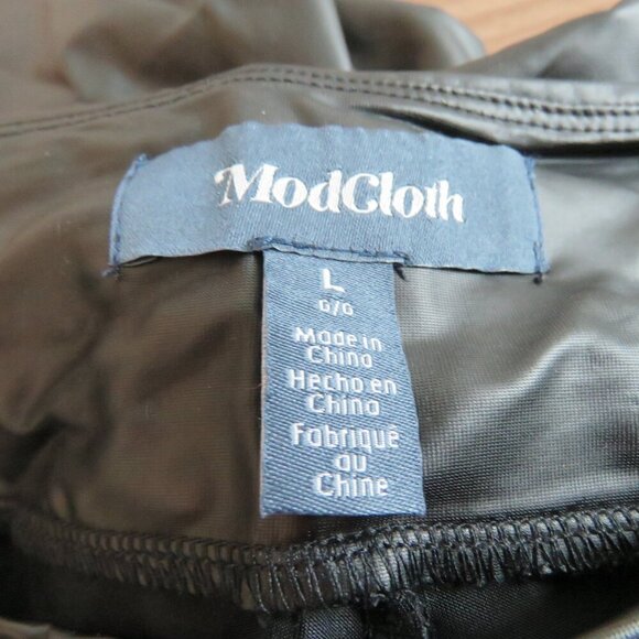 MODCLOTH Keen on Sheen Faux Vegan Leather Leggings in Black Goth - Size L NWT - Picture 13 of 14